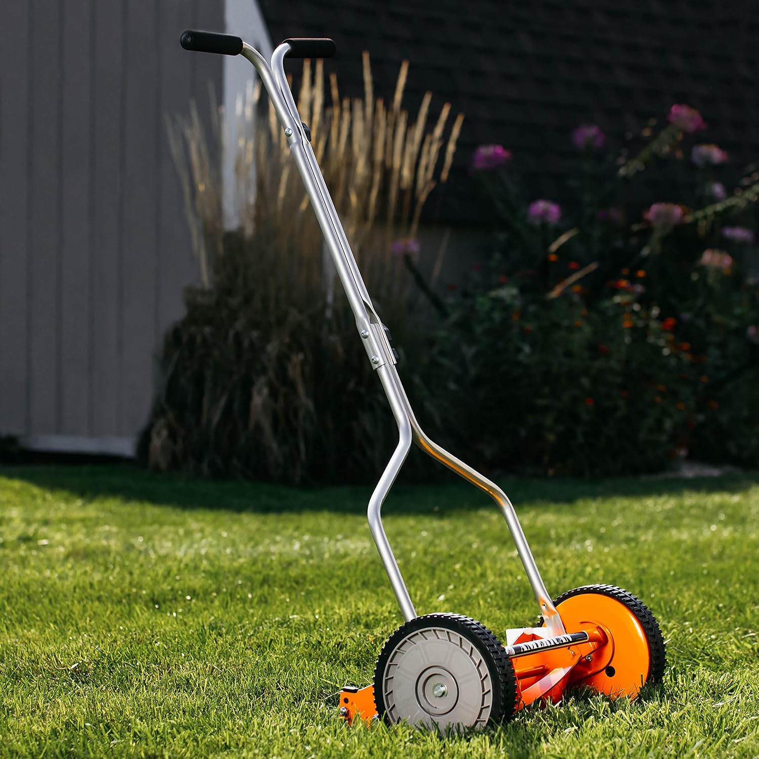 LawnTech™ Tondeuse robotisée