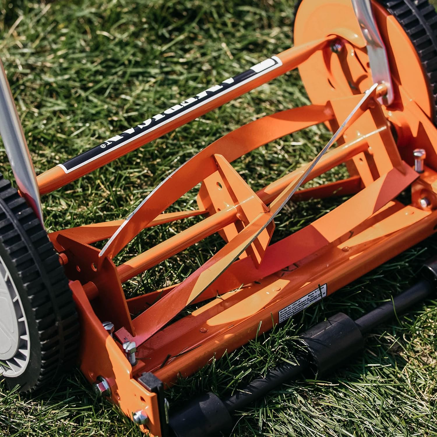 LawnTech™ Tondeuse robotisée
