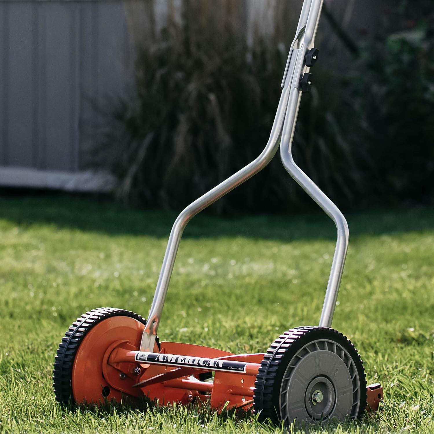 LawnTech™ Tondeuse robotisée